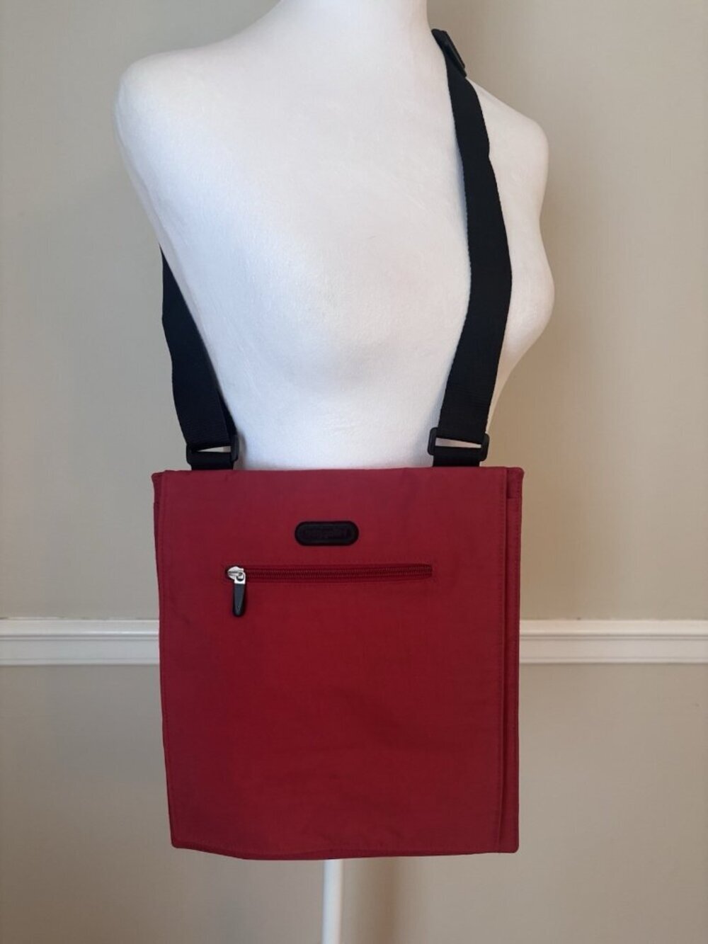 Baggallini Women Red Organizer Travel Crossbody Bag
